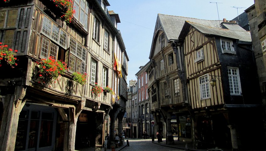 Removals to Dinan, Brittany in France